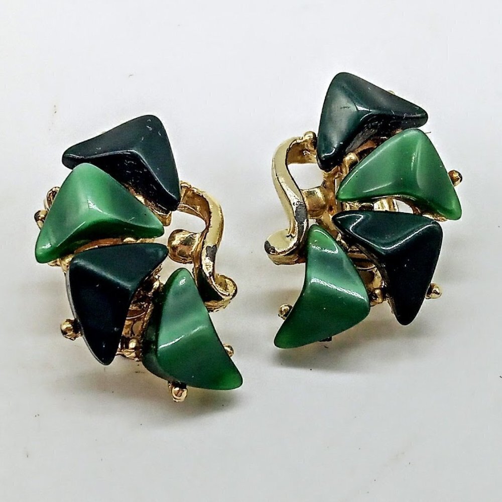Vintage Green Faux Stone & Gold Finish Clip Earrings